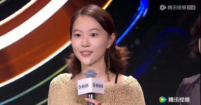 窦靖童最新短发，时尚先锋的蜕变之路探索