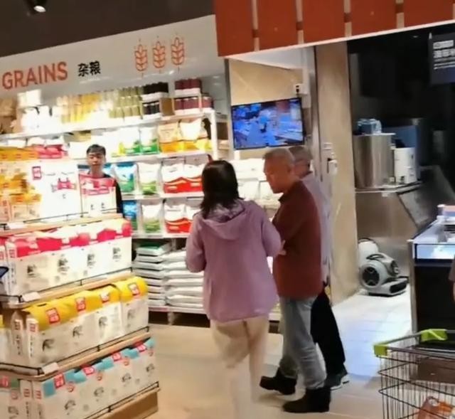 胖东来坚决拒绝司马南直播，回应背后真相揭晓
