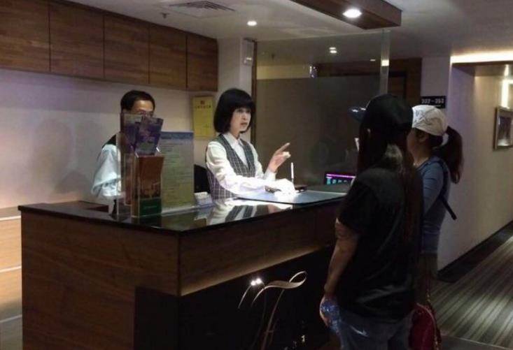 作协主席酒后闹事辱骂酒店前台，公众人物的道德底线挑战？