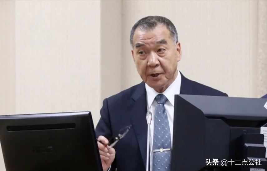 解放军开展演习 舰机多向抵近台岛,解放军演习之旅，探索和平之岛的宁静魅力
