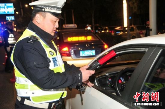 广州深夜飙车事件，交警通报严重超速飙车行为，引发深度探讨