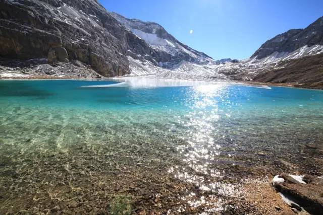 最新综合在线，探索自然美景之旅，寻找内心平和的旅程
