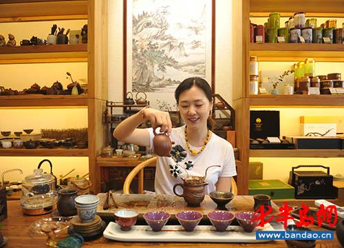 探索特色小店，最新新能源车隐藏在小巷中的宝藏之旅