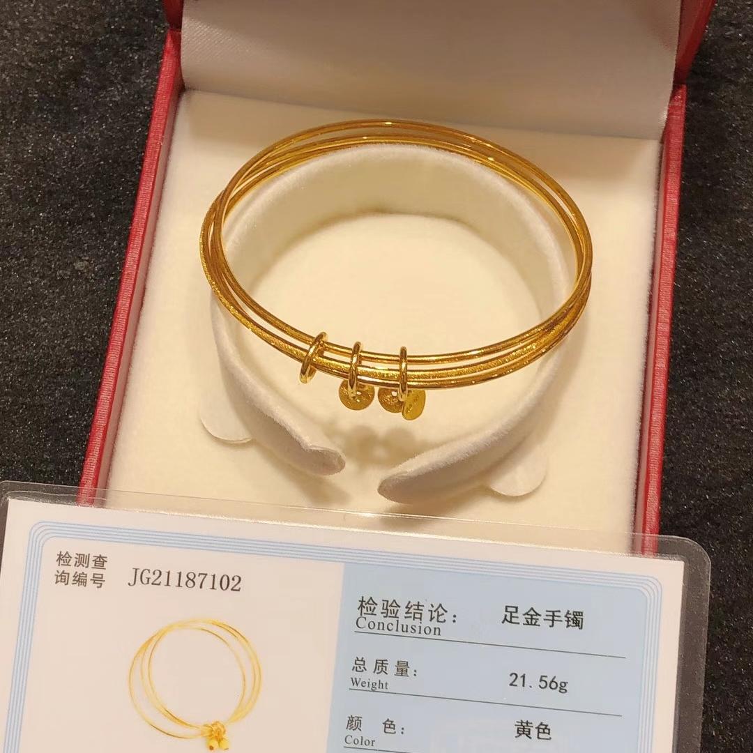 ✨最新款黄金手镯闪耀登场，让你瞬间成为光彩夺目的焦点！