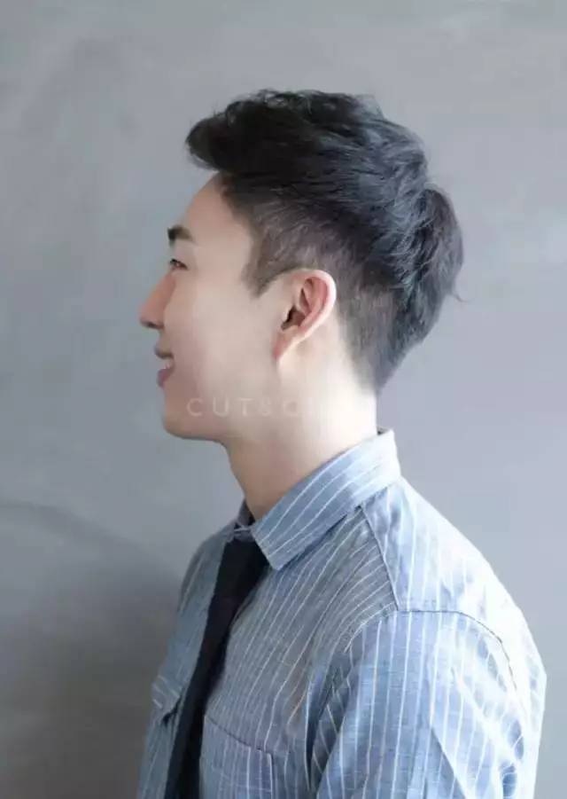 男生最新发型图片，展现变化的力量，自信与成就感的源泉