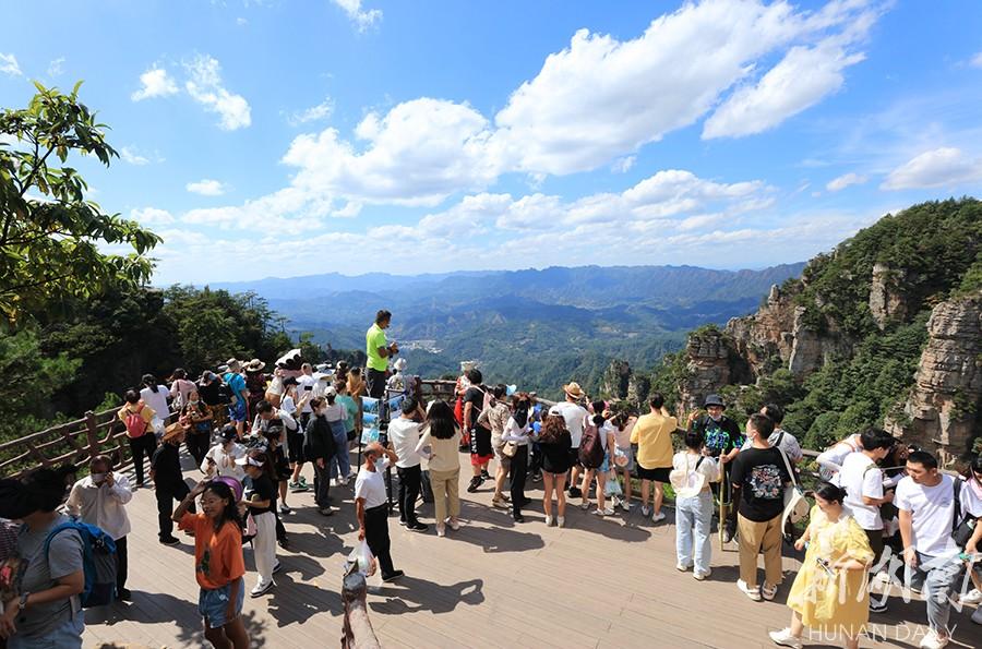 龚老师最新旅行日志，探索自然美景的奇幻之旅