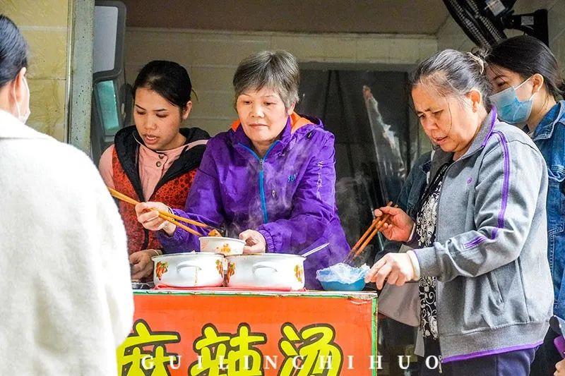 小巷深处的独特风情，最新广告带你领略特色小店的魅力之旅