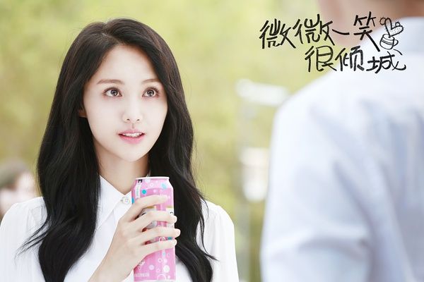 郑爽最新上线消息，多维度视角下的观点分析深度探讨