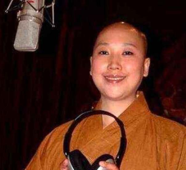 豫剧演员李娜，与自然美景的邂逅与内心宁静之旅