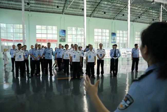 科技重塑执法，智能守护安全，最新警察执法视频公开亮相
