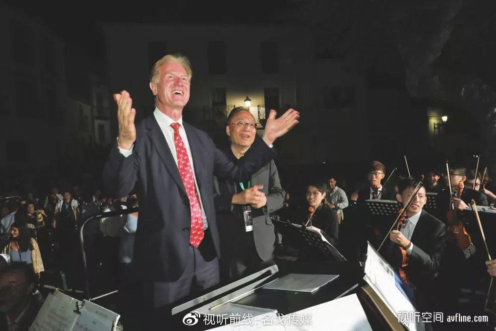 动态动漫人物——小乐的奇妙日常探秘