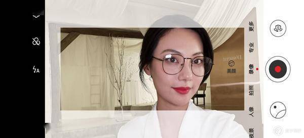 探索自我，学习成长，最新自拍国产展现自信风采