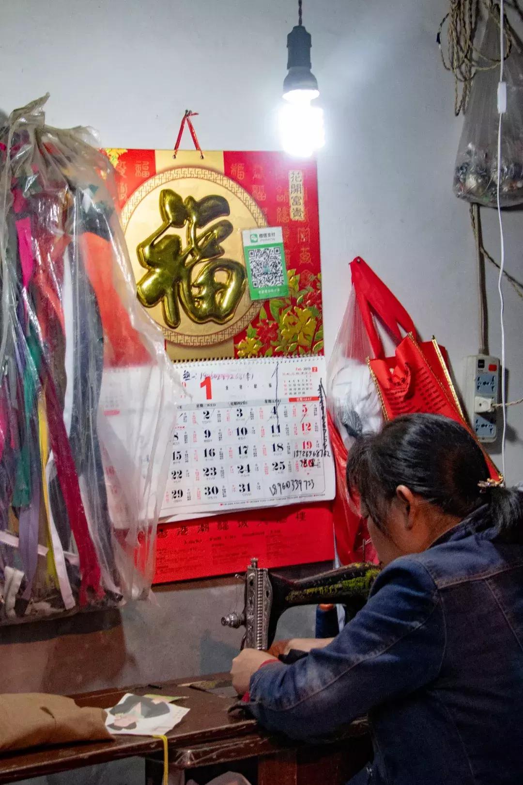 苹果最新蓝牙耳机探秘，小巷中的音乐宝藏之旅