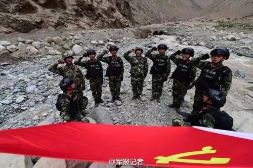边防武警改革最新动态，小巷深处的特色小店背后的深度探秘